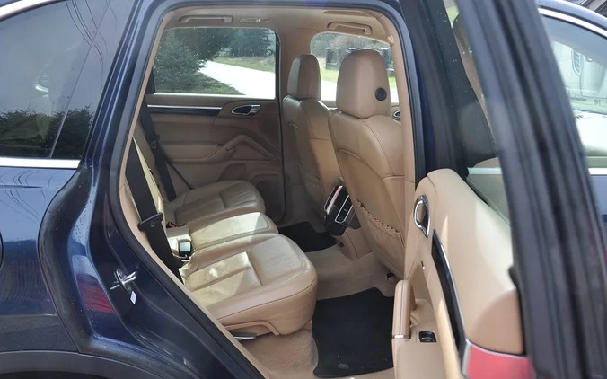 Porsche Cayenne cena 80000 przebieg: 230000, rok produkcji 2013 z Sochaczew małe 106